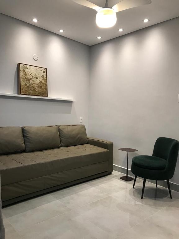  Liberdade 1 QT + Sofá Cama - 200m Metrô. Novo!