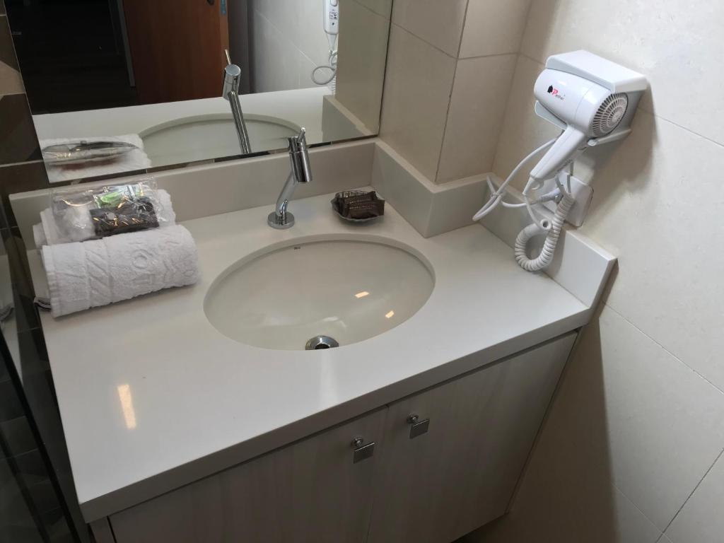  Liberdade 1 QT + Sofá Cama - 200m Metrô. Novo!