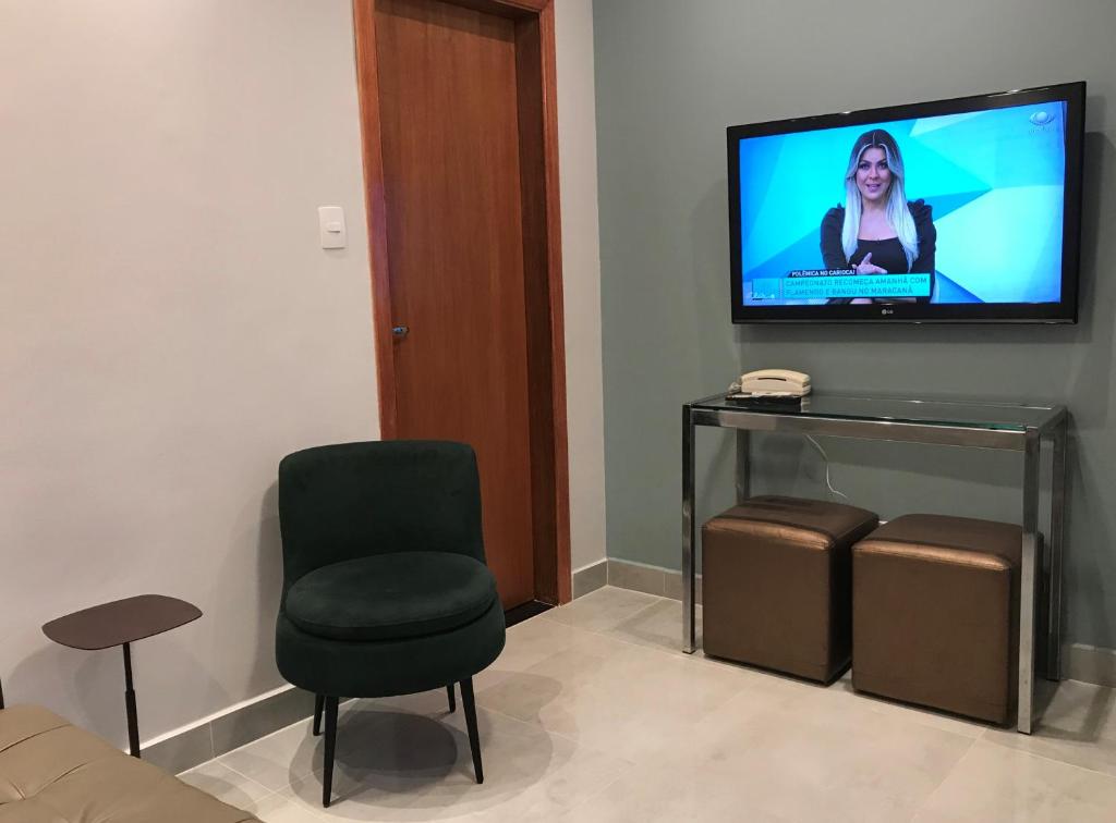  Liberdade 1 QT + Sofá Cama - 200m Metrô. Novo!