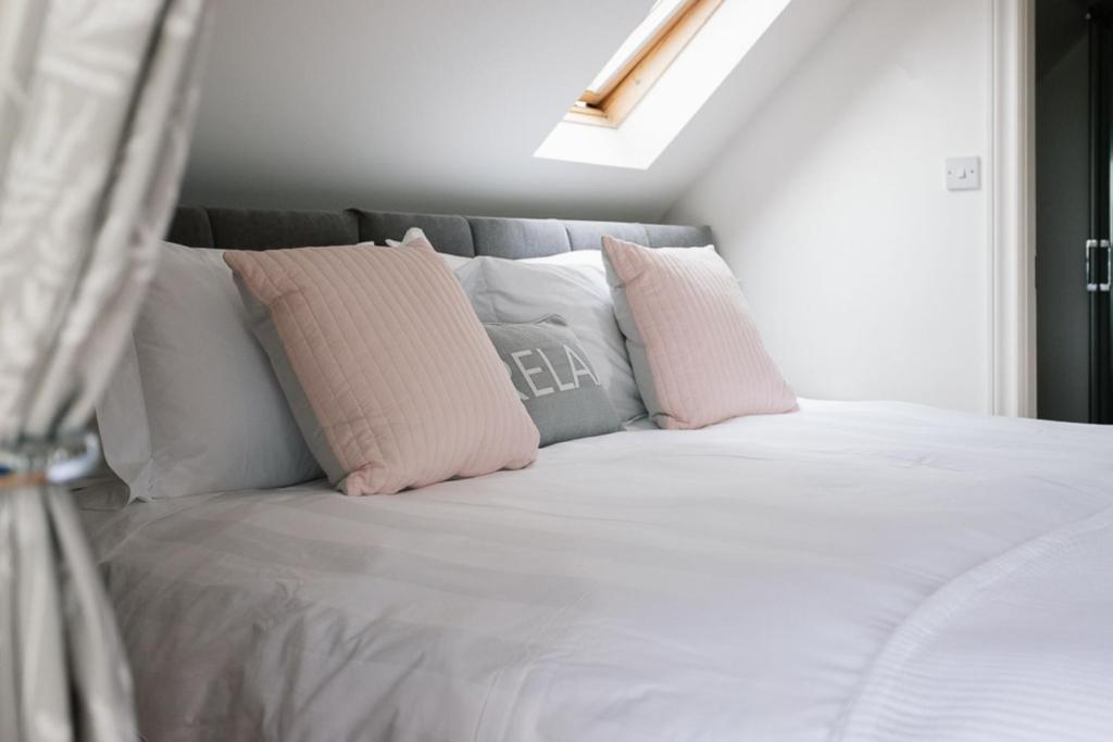 Bay Tree Cottage - Two-Bedroom Cottage