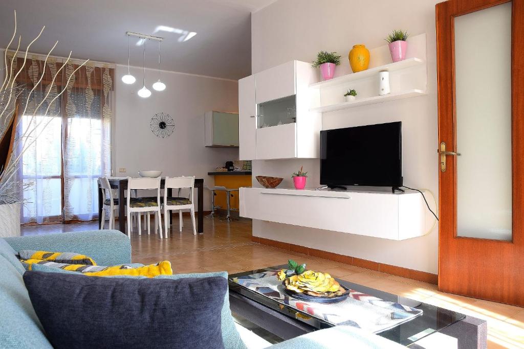 Televízia a/alebo spoločenská miestnosť v ubytovaní a casa di barbara