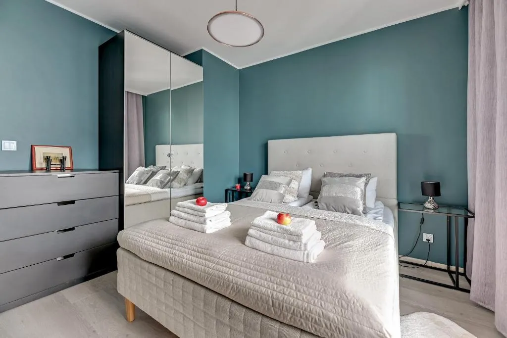 Sky Tower Apartment by TriApart, Gdansk, Poland