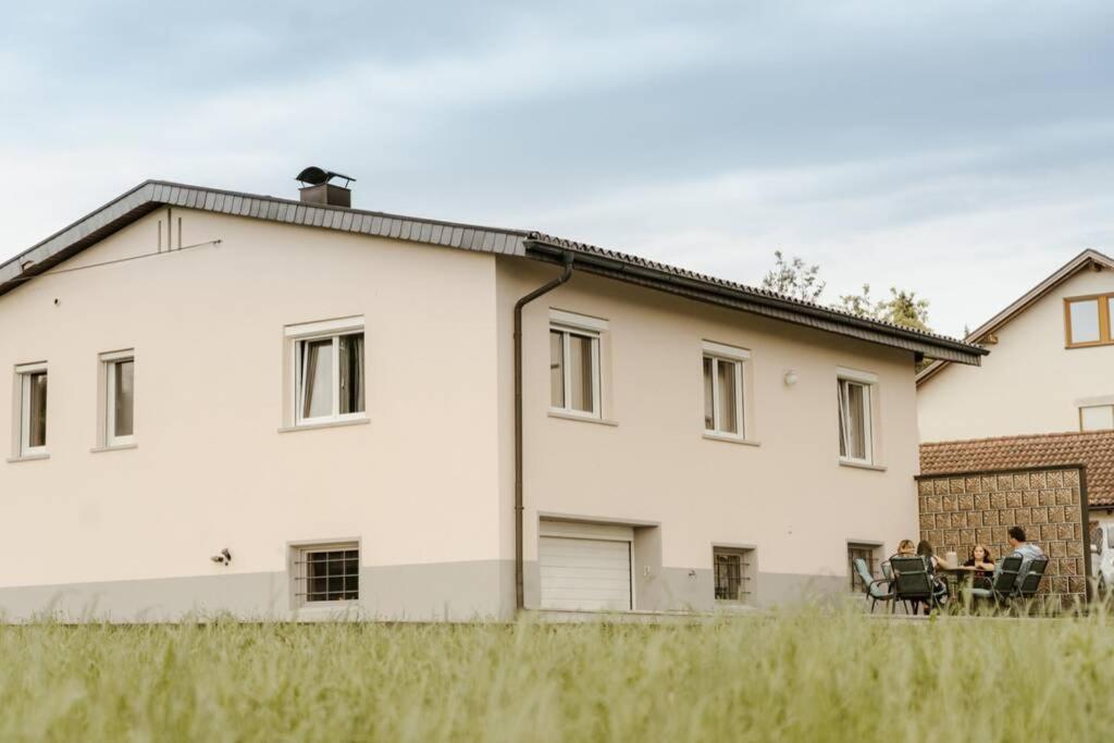 Budova, kde se prázdninový dům nachází