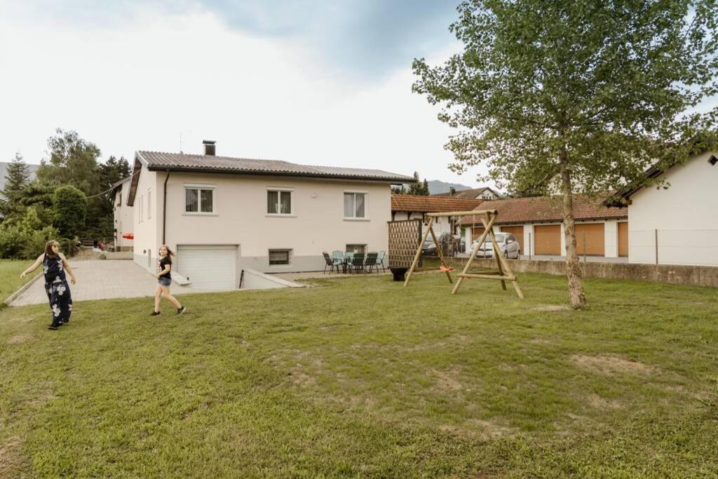 Budova, kde se prázdninový dům nachází