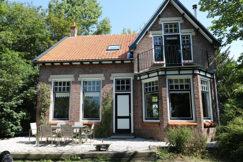 Budova, kde se the country house nachází