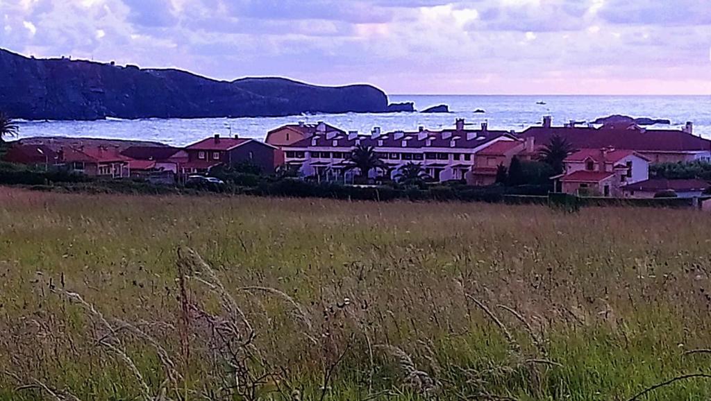 Casas y chalets Casa adosada playa Verdicio en Luanco, Asturias
