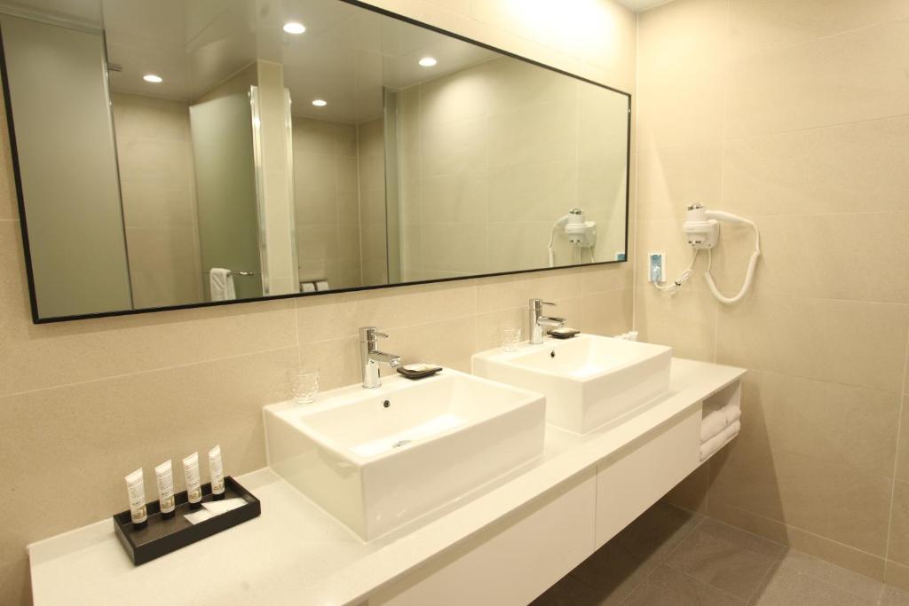 Vannituba majutusasutuses Hotel Skypark DaejeonⅠ