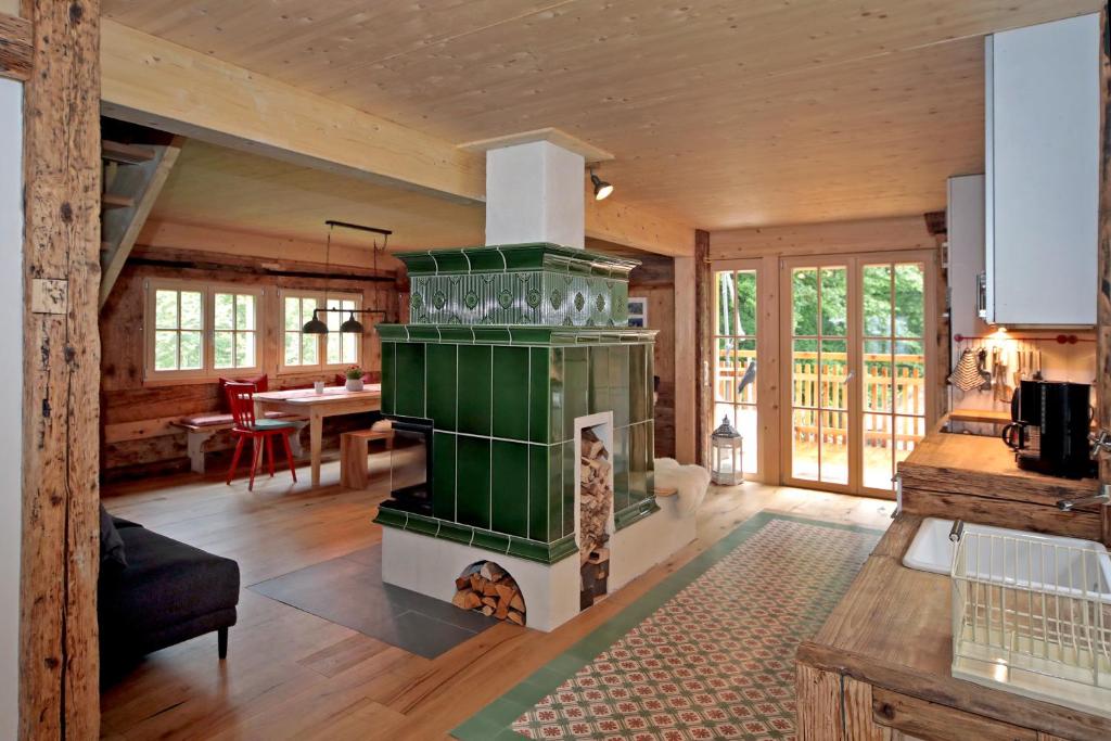 Fotografie z fotogalerie ubytování Ferienhaus Haldenmühle - traumhafte Lage mitten in der Natur mit Sauna v destinaci Simonswald