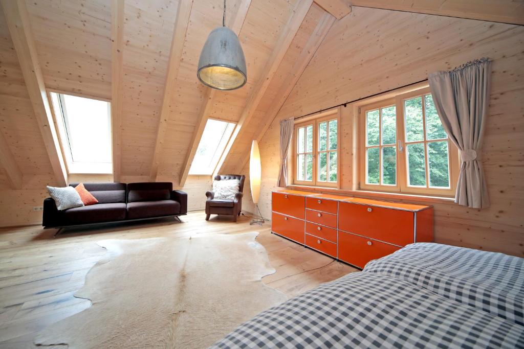 Posezení v ubytování Ferienhaus Haldenmühle - traumhafte Lage mitten in der Natur mit Sauna