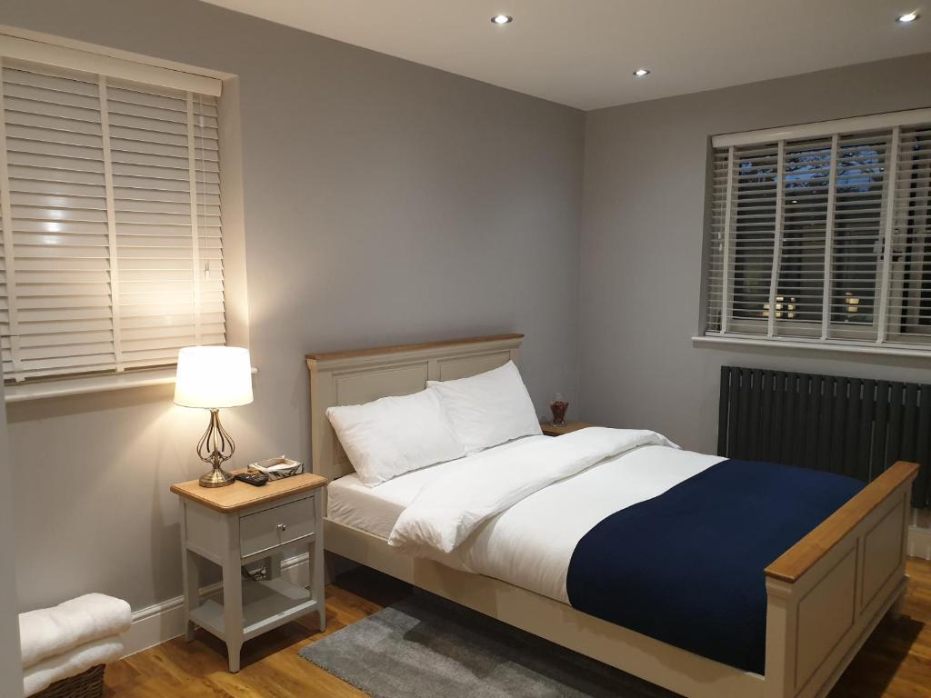 Arsenal Highbury & Islington Beautifully Presented - 