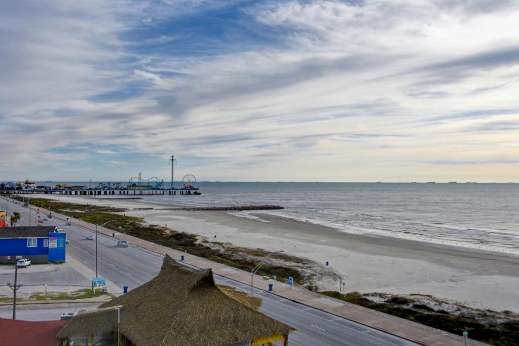 Holiday Inn Express & Suites - Galveston Beach by IHG photo
