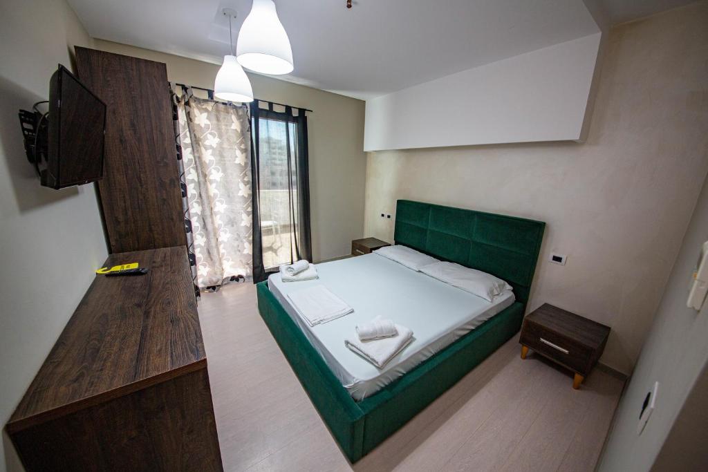 Hotel Miki - Deluxe Double Or Twin Room With Balcony