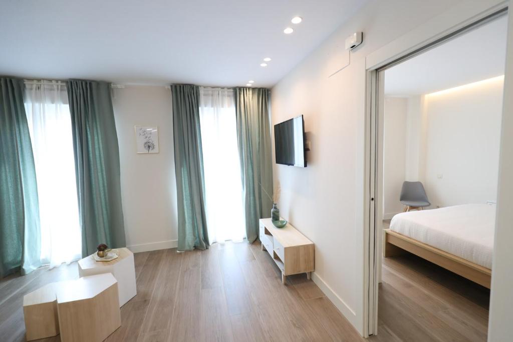 San Vicente Apartments - 5