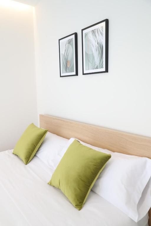 San Vicente Apartments - 7