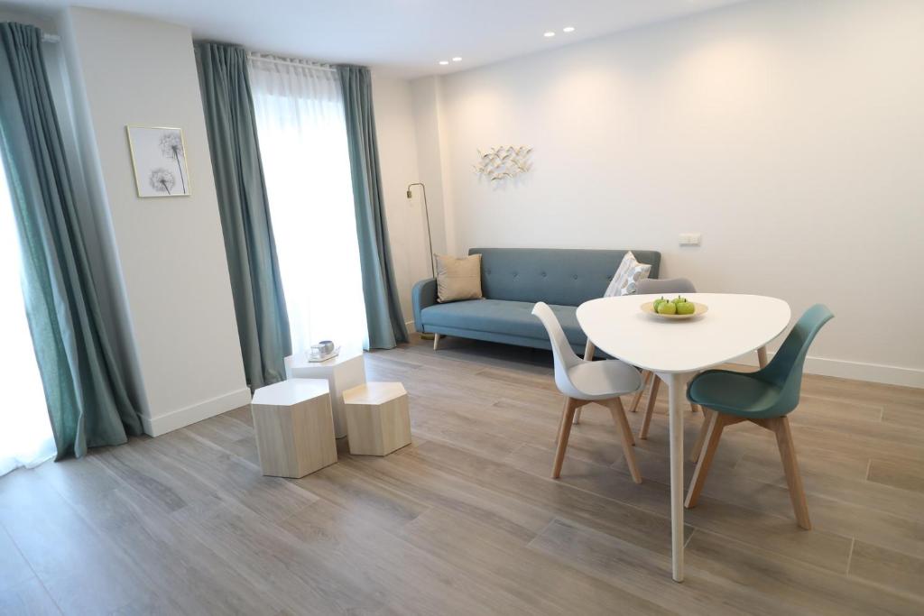 San Vicente Apartments - 3