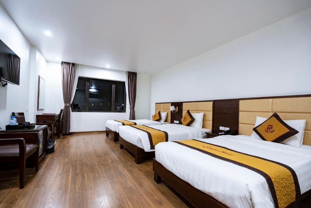 LUXURY II HOTEL - Triple Chambre Avec Vue Sur La Ville