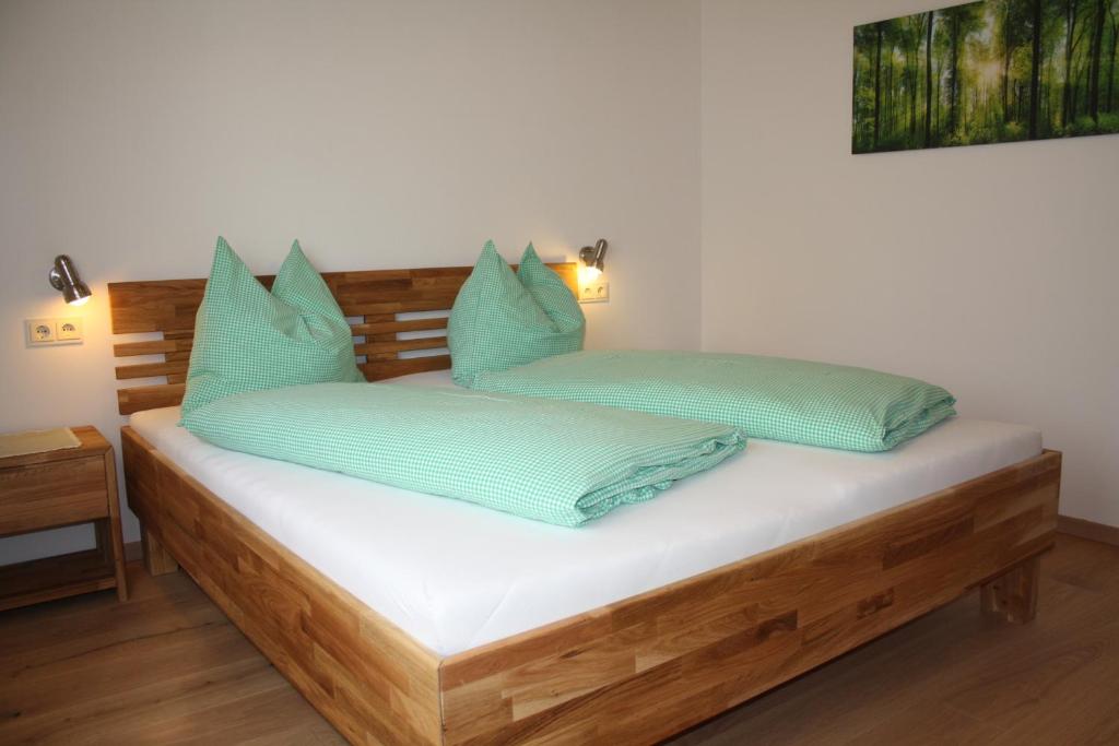Postel nebo postele na pokoji v ubytování Ferienhaus Julia