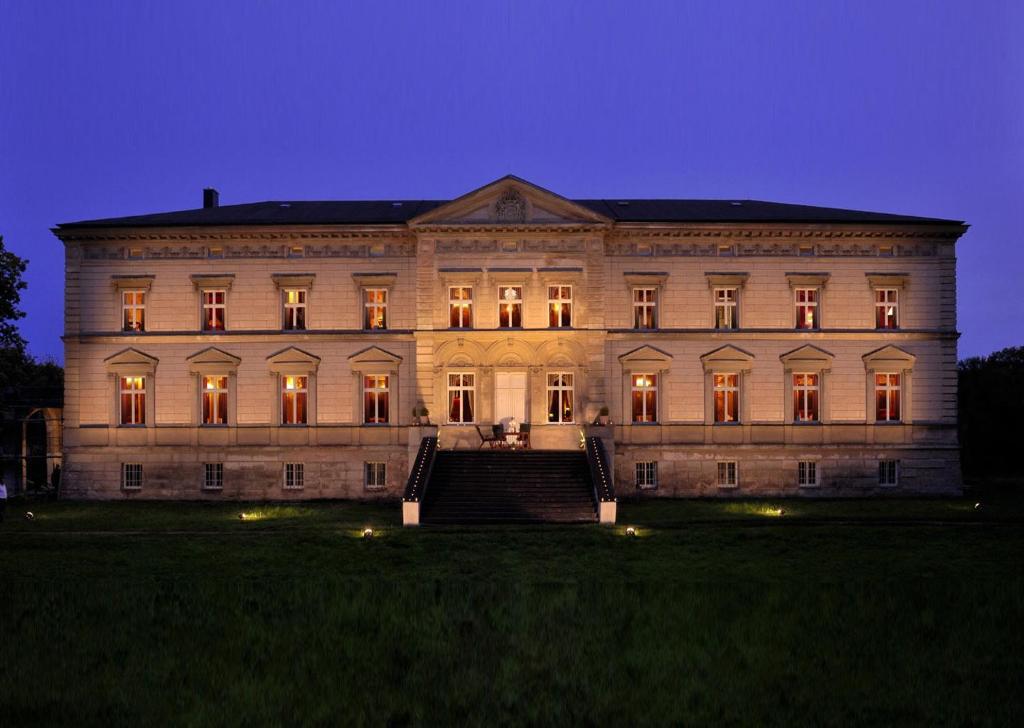 Κήπος έξω από το Schloss Tressow