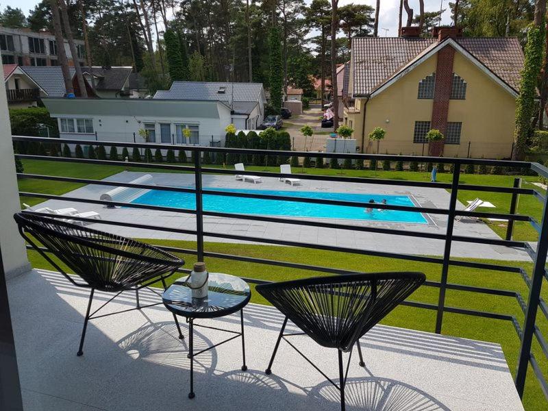 Bazén v ubytovaní Aprum Apartments 12C alebo v jeho blízkosti