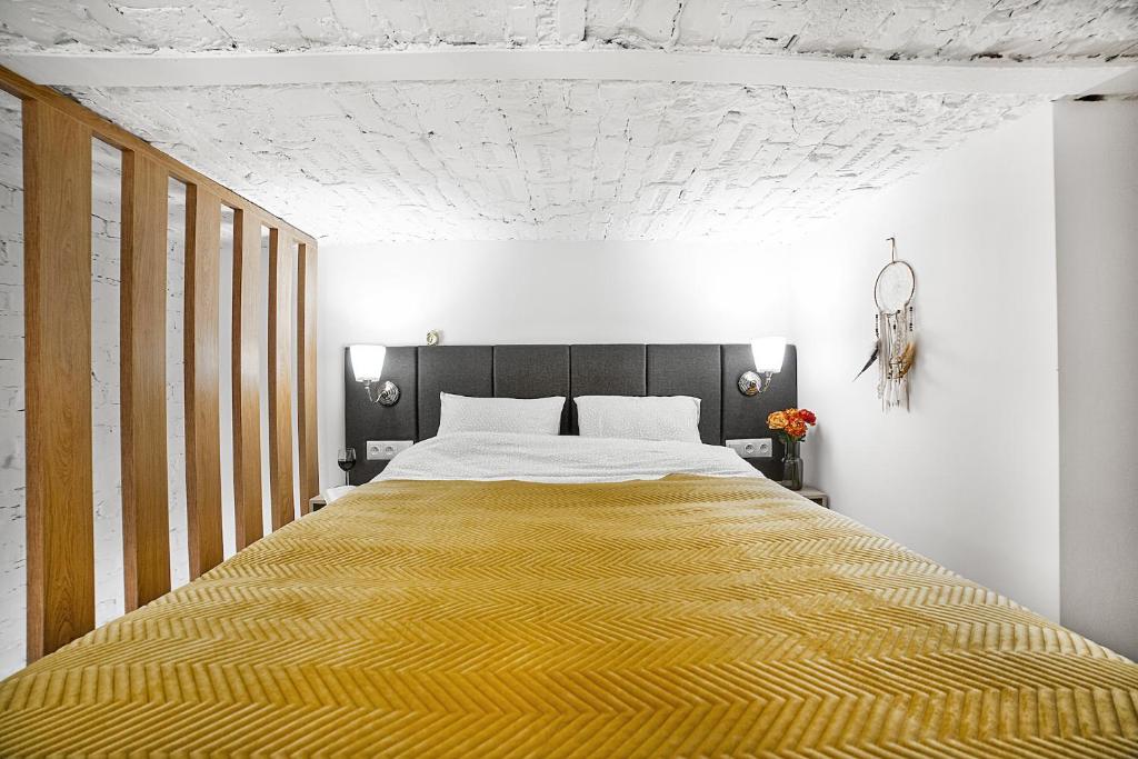 KK 39 Old Town Free Parking - 9