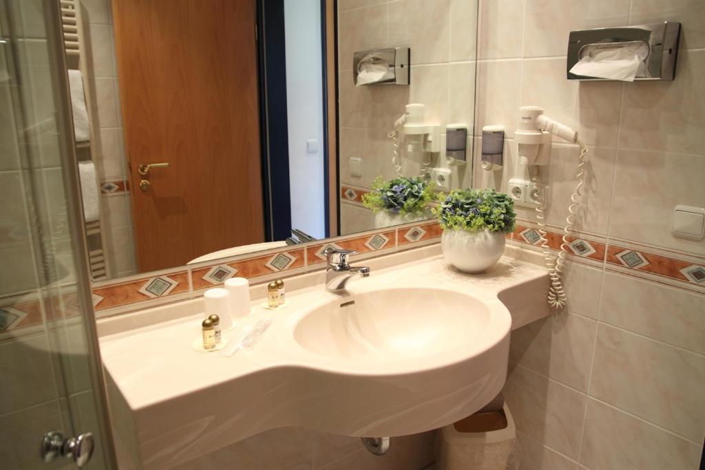Koupelna v ubytování Hotel Zur Post