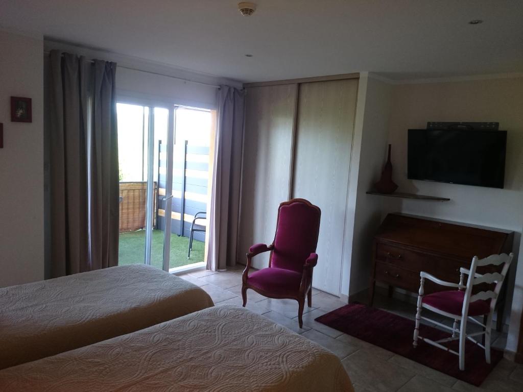 Au Relais Provencal - Chambre Lits Jumeaux Avec Vue Sur Montagne