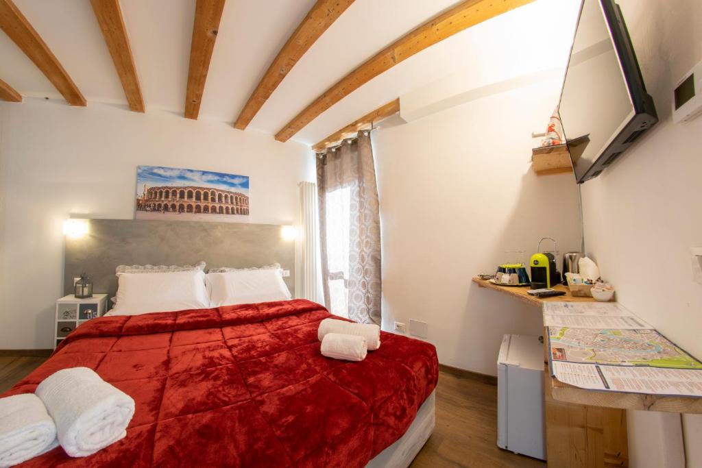 Posteľ alebo postele v izbe v ubytovaní Marconi Rooms Alloggio Segreto