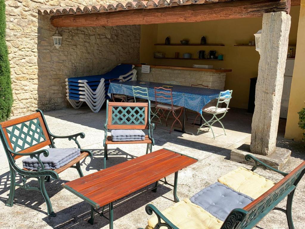 Bazén v ubytování Bastide Sainte Agnès nebo v jeho okolí
