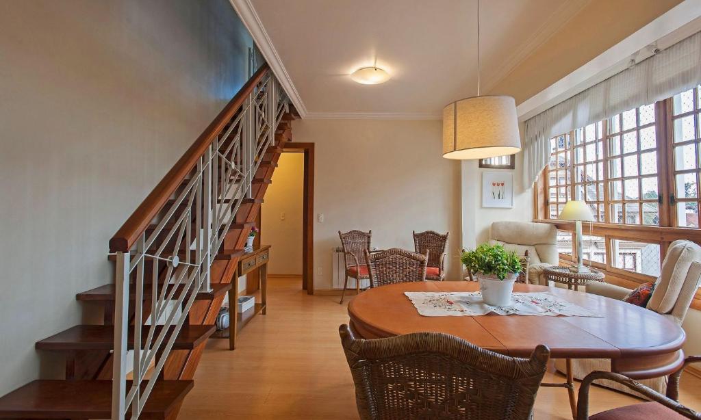 SOLAR 401 - COBERTURA 4 DOR. JUNTO À RUA COBERTA - 12 PESSOAS  SOLAR 401 - COBERTURA 4 DOR. JUNTO À RUA COBERTA - 12 PESSOAS