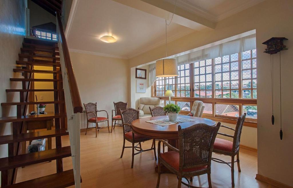 SOLAR 401 - COBERTURA 4 DOR. JUNTO À RUA COBERTA - 12 PESSOAS  SOLAR 401 - COBERTURA 4 DOR. JUNTO À RUA COBERTA - 12 PESSOAS