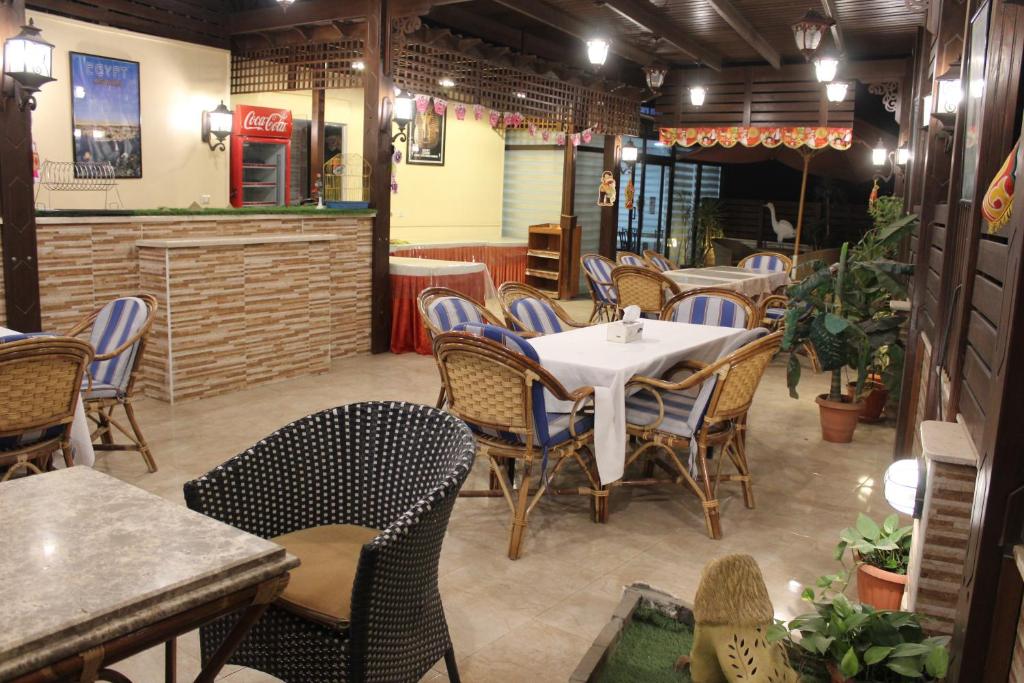 Restaurant o un lloc per menjar a Amin Hotel