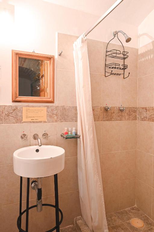 Koupelna v ubytování Hotel Meson Cuevano