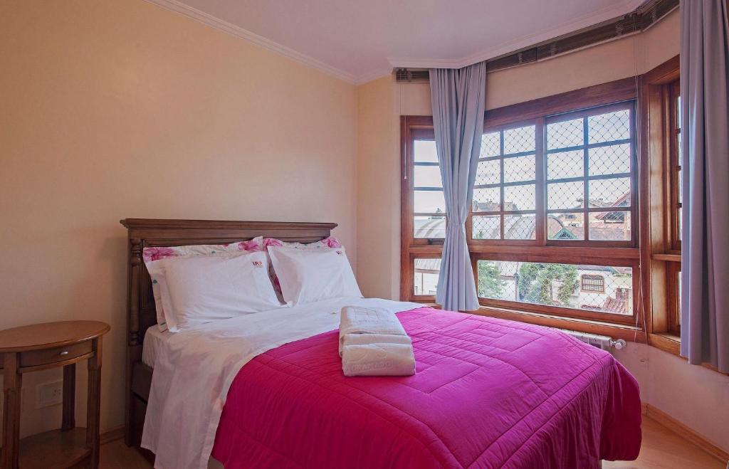 SOLAR 401 - COBERTURA 4 DOR. JUNTO À RUA COBERTA - 12 PESSOAS  SOLAR 401 - COBERTURA 4 DOR. JUNTO À RUA COBERTA - 12 PESSOAS