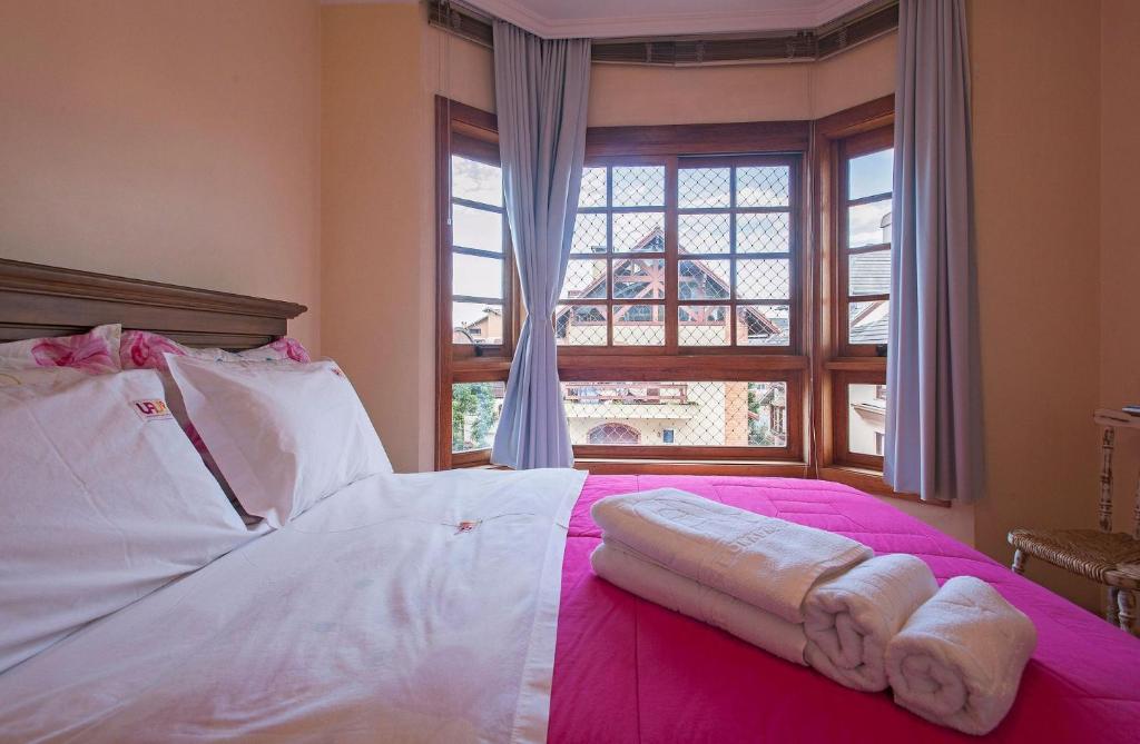 SOLAR 401 - COBERTURA 4 DOR. JUNTO À RUA COBERTA - 12 PESSOAS  SOLAR 401 - COBERTURA 4 DOR. JUNTO À RUA COBERTA - 12 PESSOAS