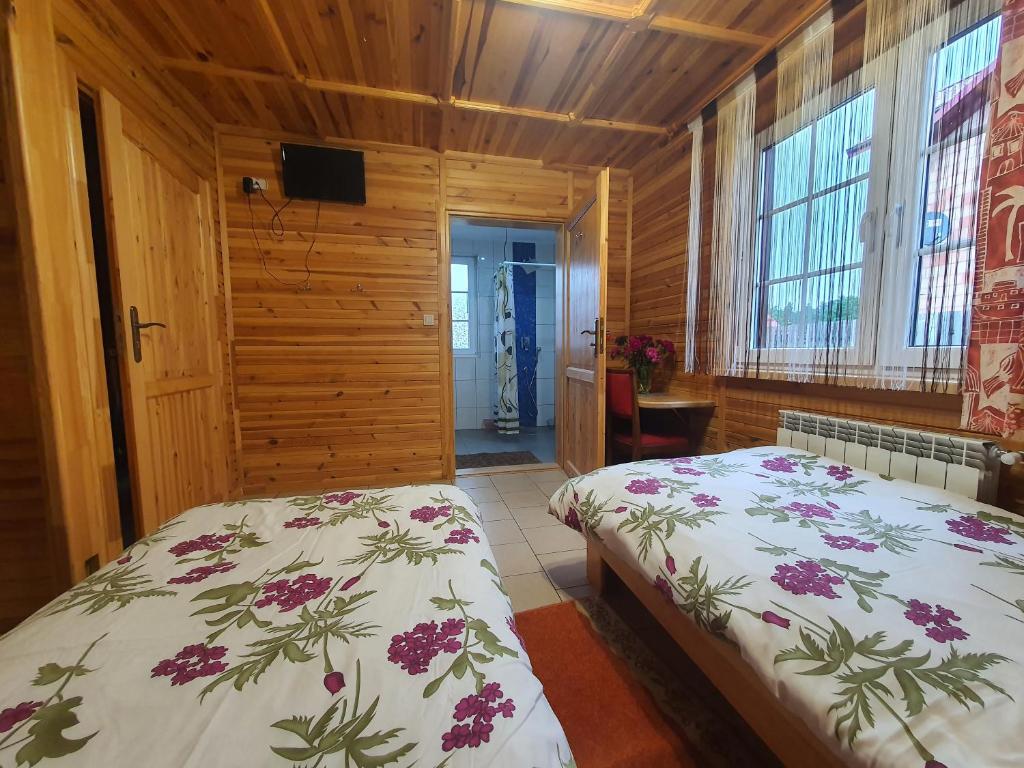 Domek Majowy - Double Room With Private Bathroom