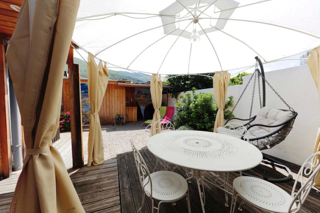 Patio nebo venkovní prostory v ubytování Le VISCOS à AGOS-VIDALOS