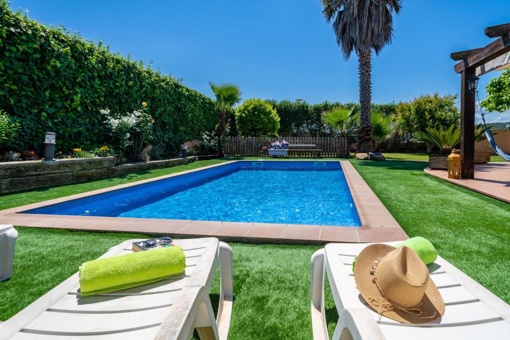 Bazén v ubytování VIlla Jaruco Lux, exclusiva zona residencial con Piscina & Aircon nebo v jeho okolí