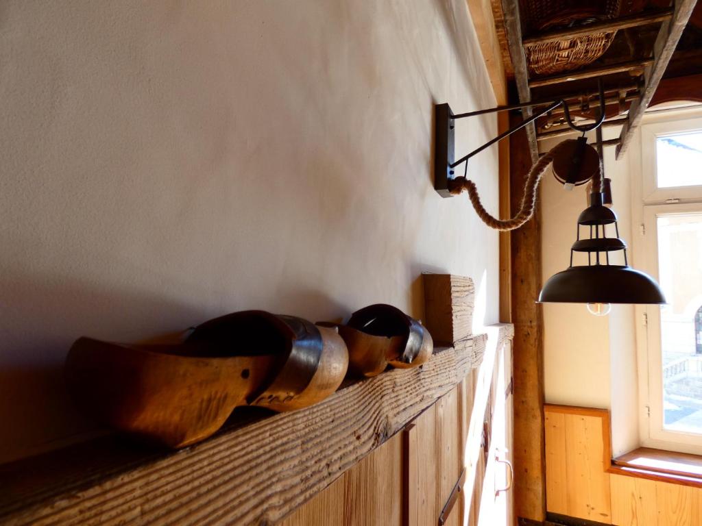 Fotografie z fotogalerie ubytování Hôtel Du Midi v destinaci Thones