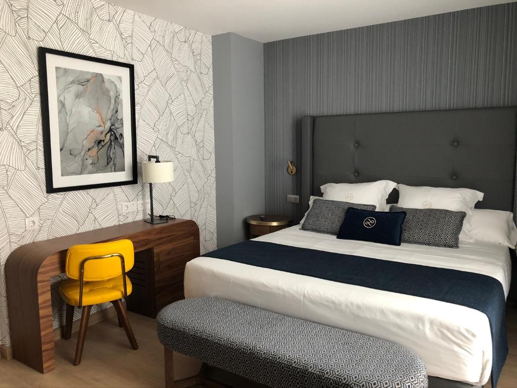 Posteľ alebo postele v izbe v ubytovaní Hotel Lima - Adults Recommended