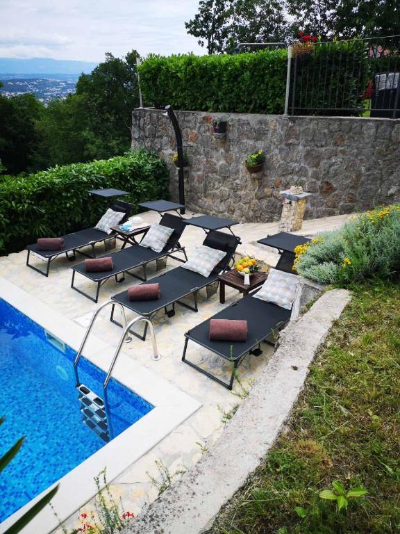 Bazén v ubytovaní Apartment Gina alebo v jeho blízkosti