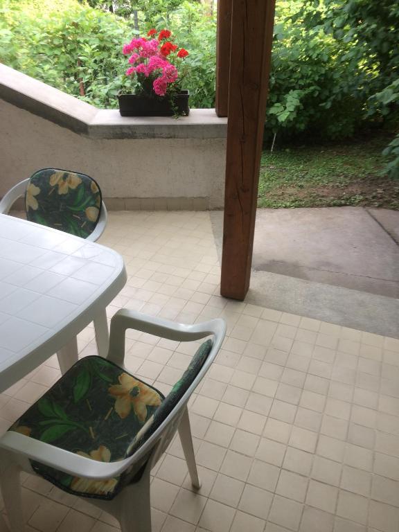 Vonkajšia záhrada v ubytovaní Parti Apartman