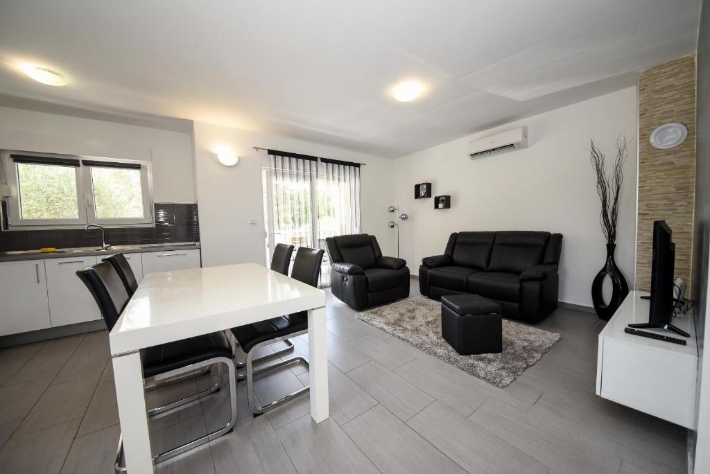 Fotografie z fotogalerie ubytování Apartments Niko v destinaci Zaton