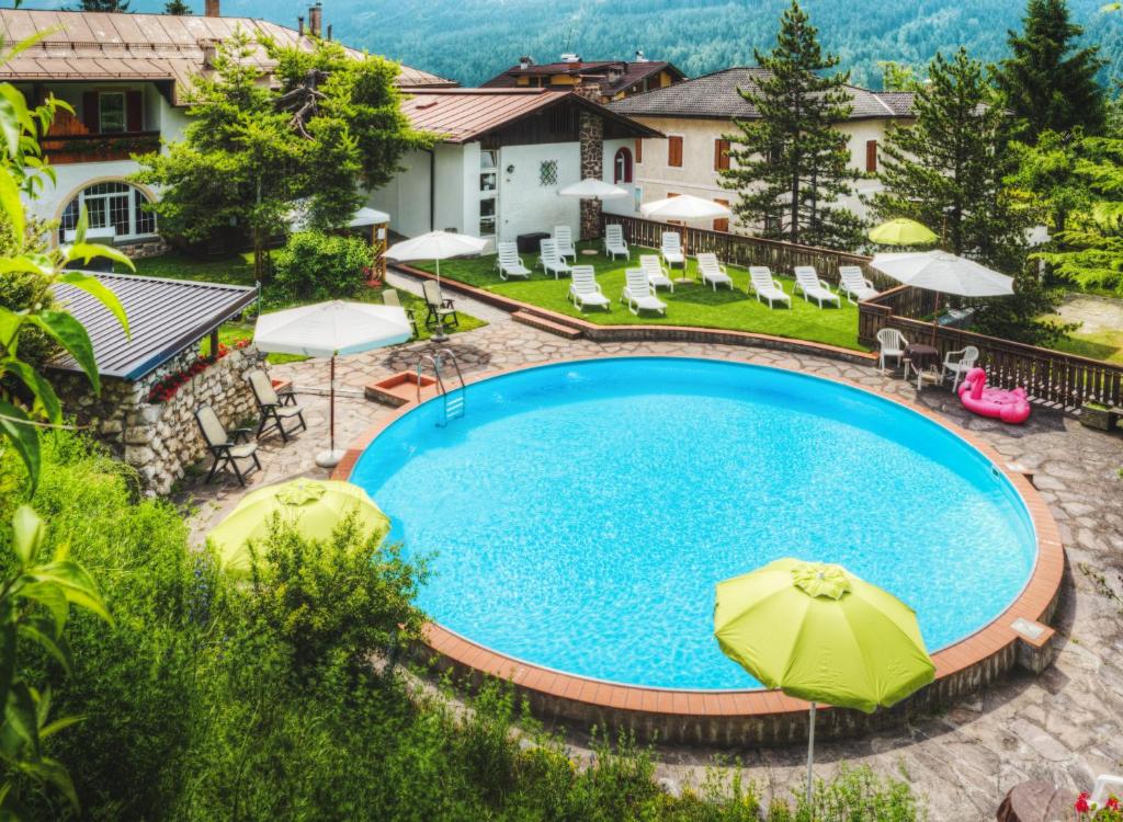 Bazén v ubytování Hotel Rio Bianco nebo v jeho okolí