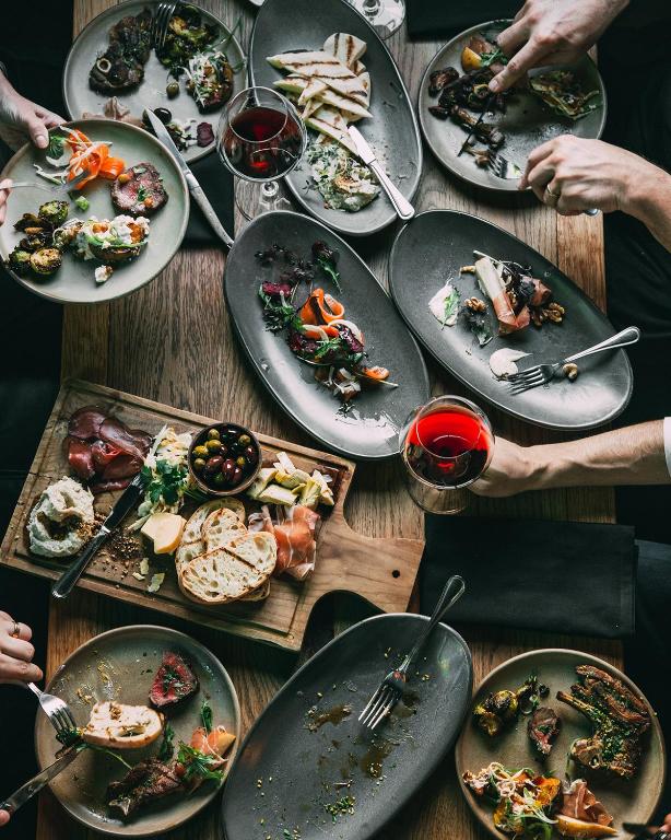 King and Queen Hotel Suites - Resim 14