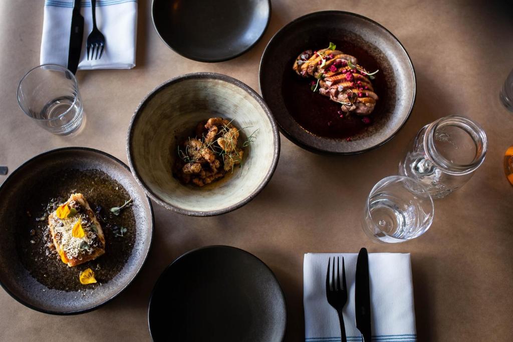 King and Queen Hotel Suites - Resim 26