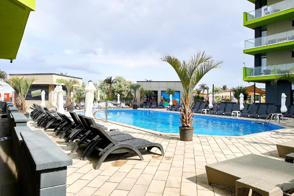 Purple Pearl Apartments Spa n Pool Beach resort - One-Bedroom Apartment