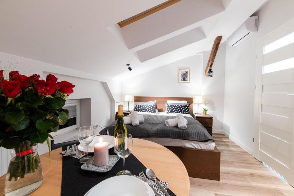 Voodi või voodid majutusasutuse DIETLA 99 APARTMENTS - IDEAL LOCATION - in the heart of Krakow toas