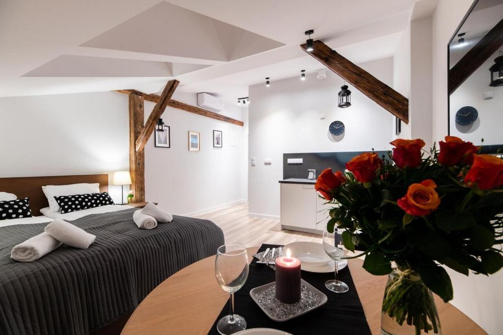 Voodi või voodid majutusasutuse DIETLA 99 APARTMENTS - IDEAL LOCATION - in the heart of Krakow toas