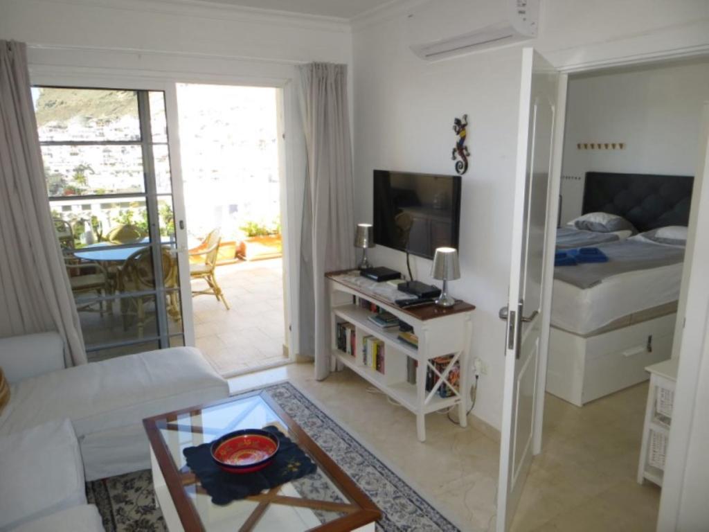 TV a/nebo společenská místnost v ubytování Playa De Mogan Mirador 15
