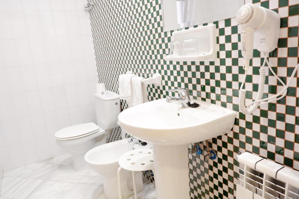 Koupelna v ubytování Hotel Andalucia